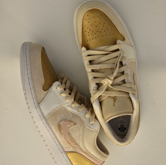 Gold Heel AJ1 SE - Picture 2 of 6